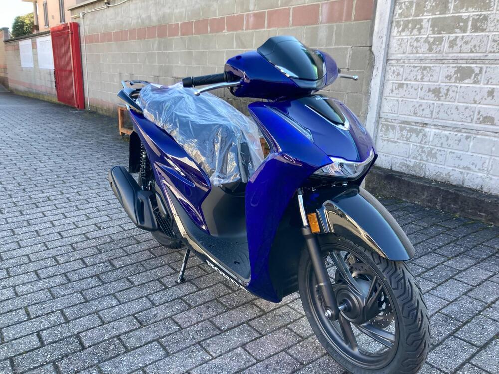 Honda SH 125 Vetro (2026) (3)