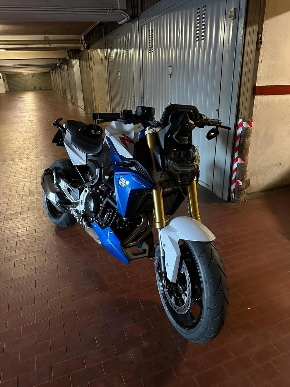 Bmw F 900 R (2021 - 24) (3)