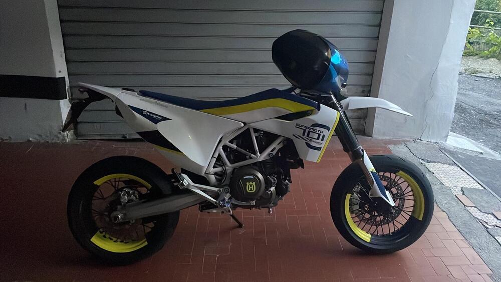 Husqvarna 701 Supermoto (2017 - 19) (3)