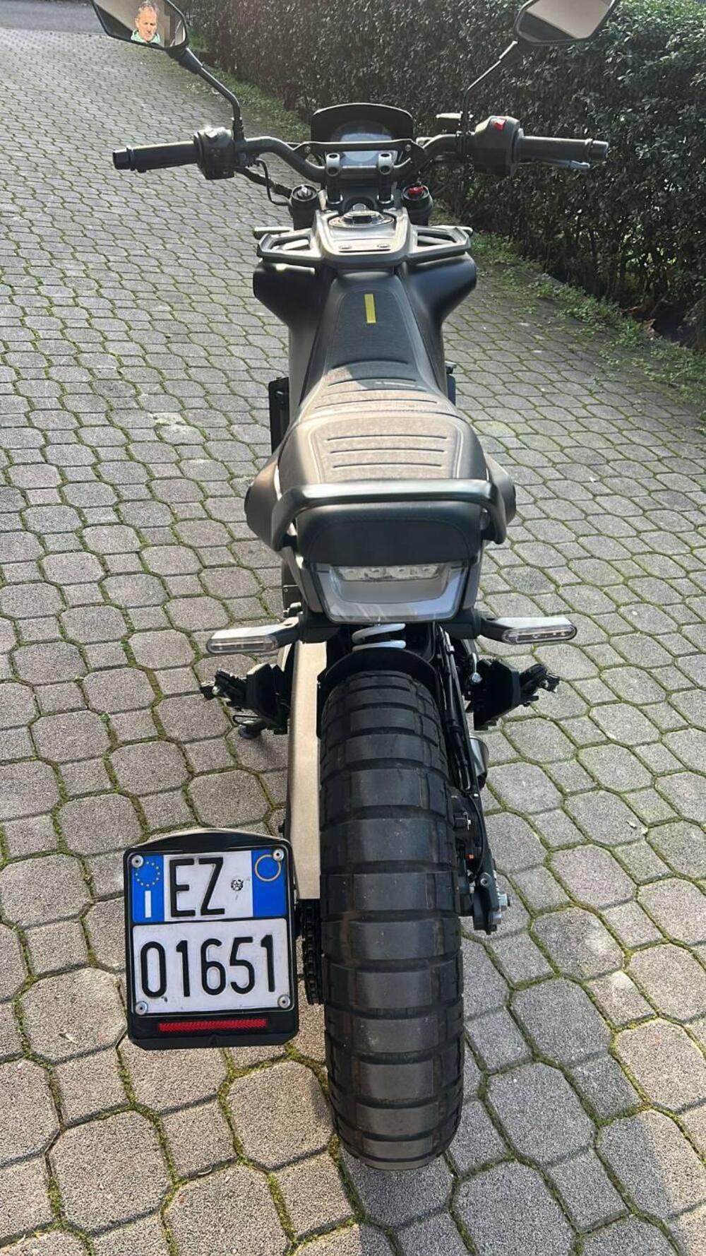 Husqvarna Svartpilen 401 (2021 - 23) (3)