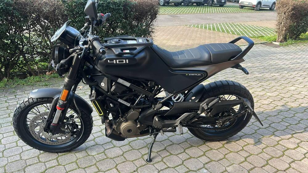 Husqvarna Svartpilen 401 (2021 - 23) (4)