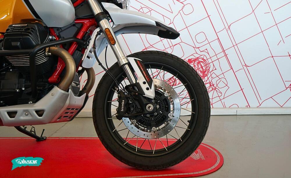 Moto Guzzi V85 TT (2024 - 26) (13)