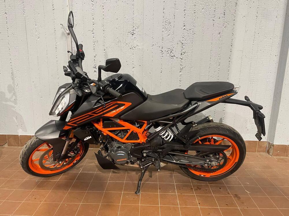 KTM 125 Duke (2021 - 23) (2)