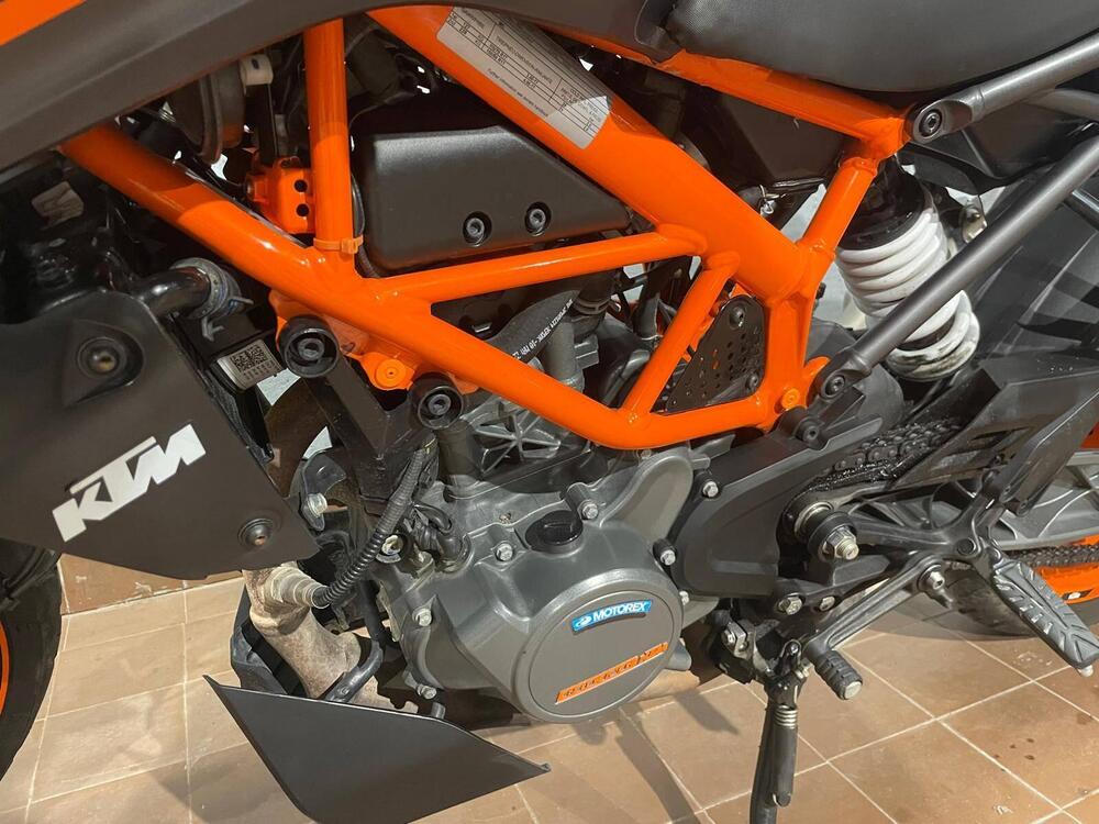 KTM 125 Duke (2021 - 23) (4)
