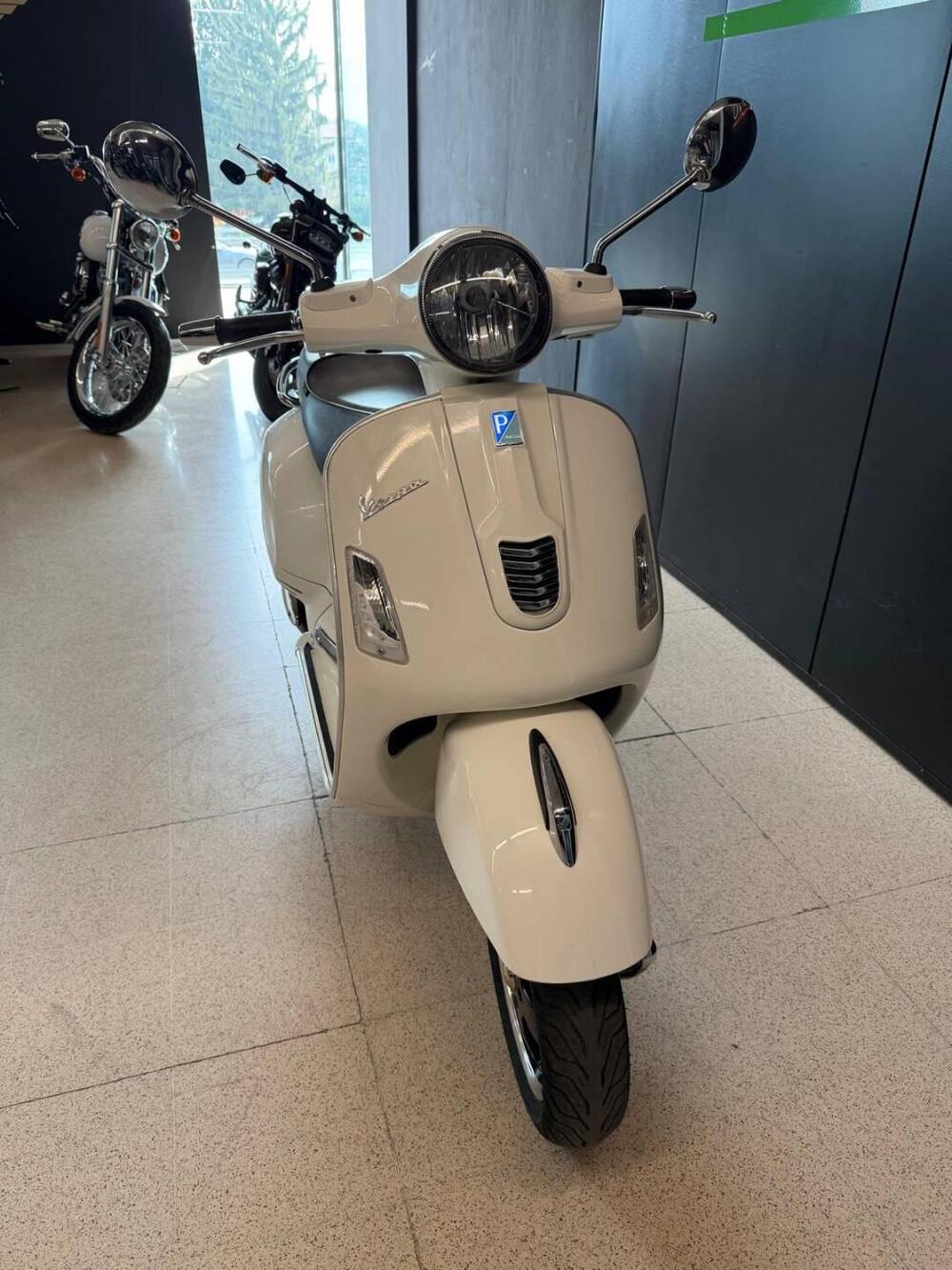 Vespa GTS 300 ABS (2014 - 16) (2)