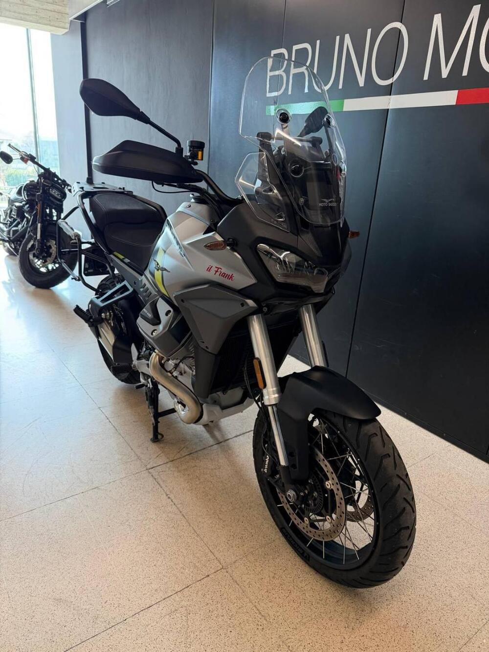 Moto Guzzi Stelvio (2024 - 26) (2)