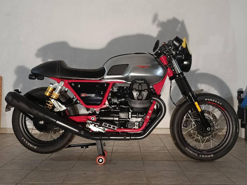 Moto Guzzi V7 III Racer (2017 - 20) (2)