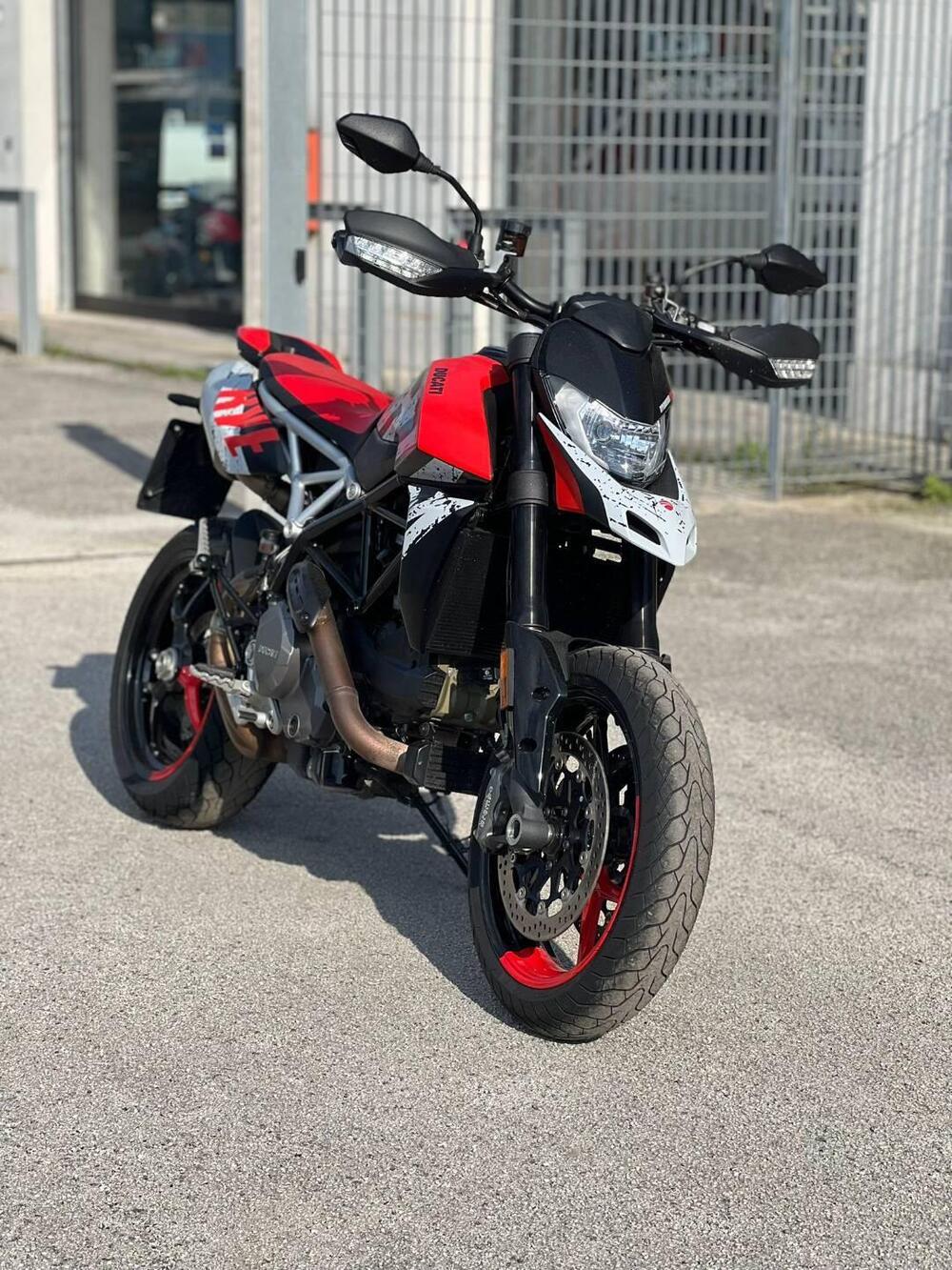 Ducati Hypermotard 950 RVE (2022 - 25) (2)