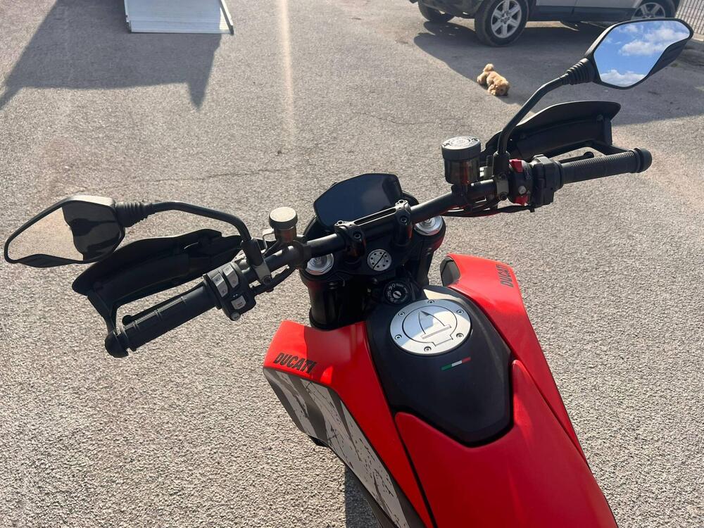 Ducati Hypermotard 950 RVE (2022 - 25) (4)