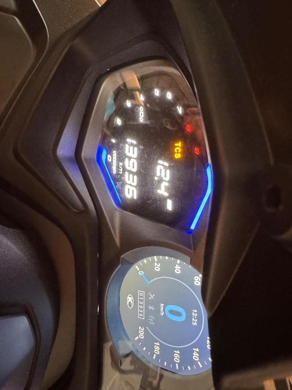 Kymco AK 550 Premium (2023 - 25) (4)