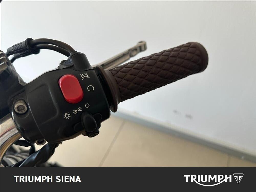 Triumph Bonneville 800 (2000 - 01) (15)