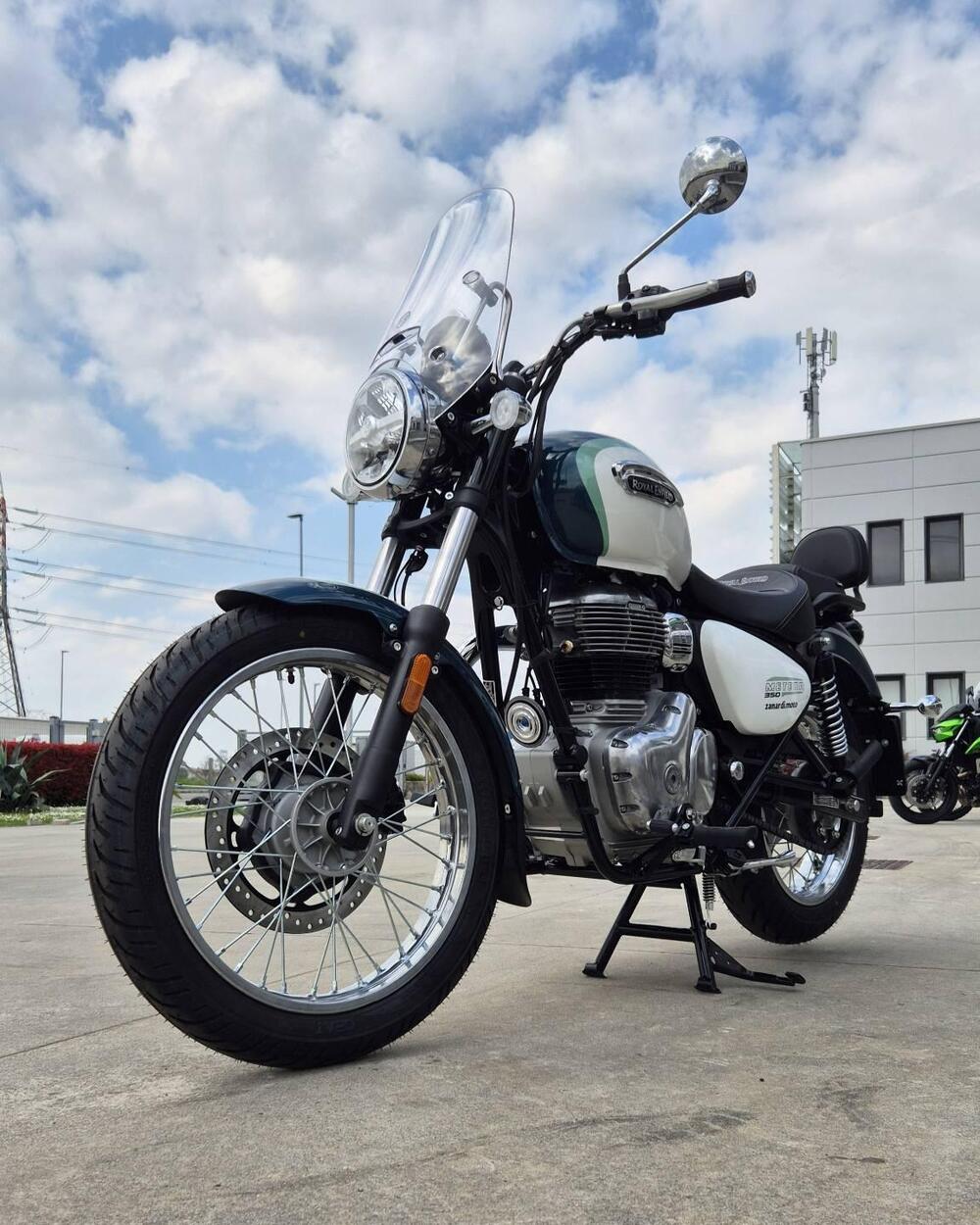 Royal Enfield Meteor 350 Aurora (2024 - 26) (5)