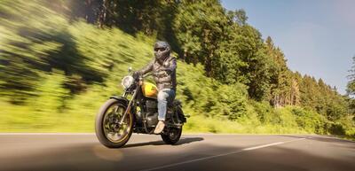 Allerta vento oggi in Italia: motociclisti in prima linea tra rischi e prudenza