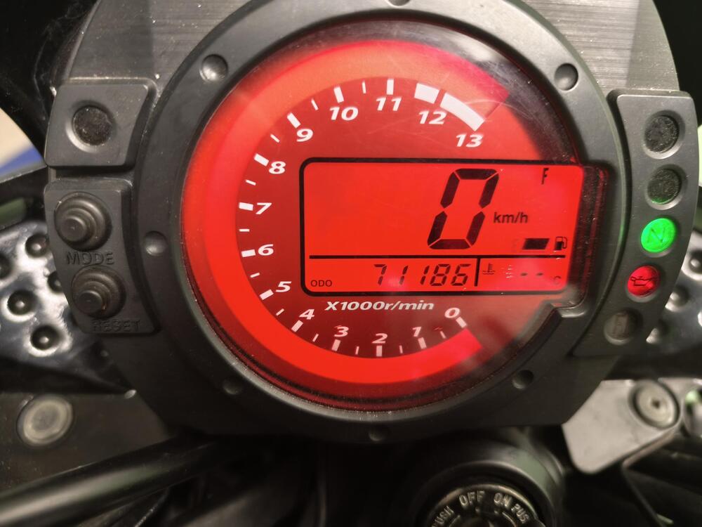 Kawasaki Z 750 (2003 - 06) (6)