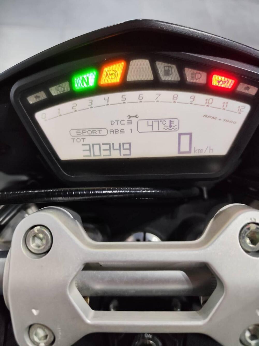 Ducati Hypermotard 821 (2013 - 15) (9)