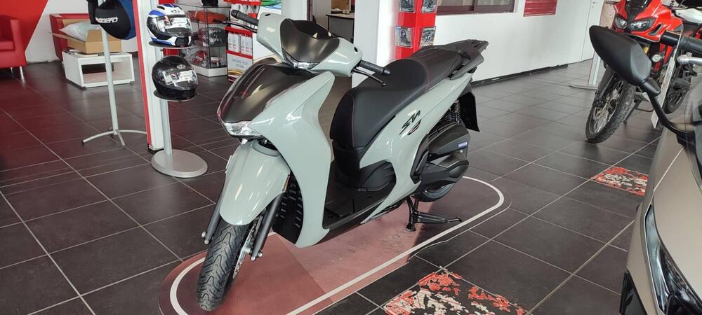 Honda SH 350i Sport (2025 - 26) (2)
