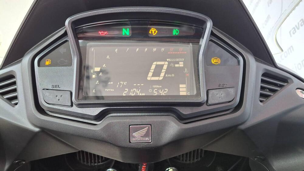 Honda Crossrunner ABS (2015 - 16) (4)