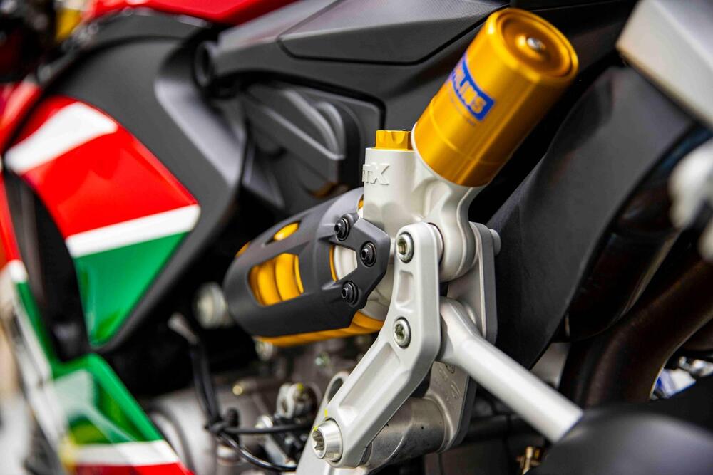 Ducati Panigale V2 Bayliss 1st Championship 20th Anniversary (2021 - 24) (16)