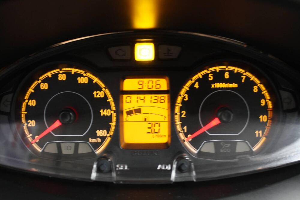 Suzuki Burgman UH 200 (2017 - 20) (2)