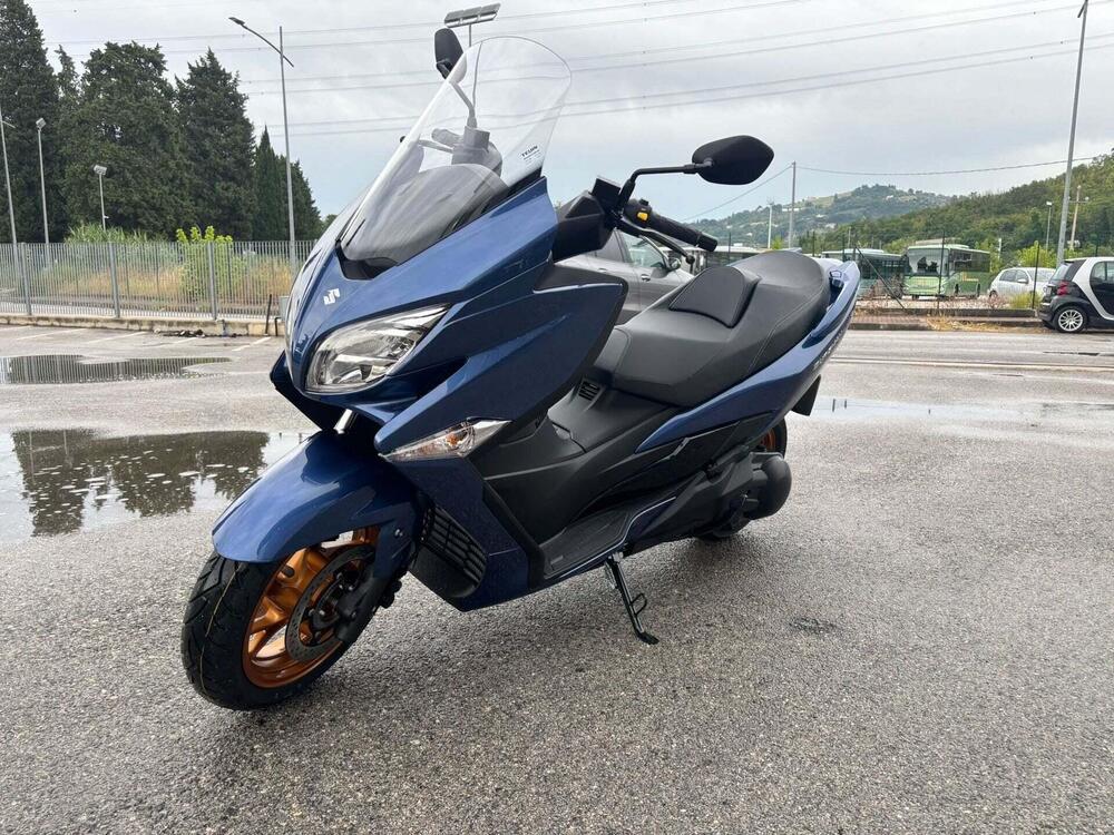 Suzuki Burgman 400 (2025 - 26) (5)