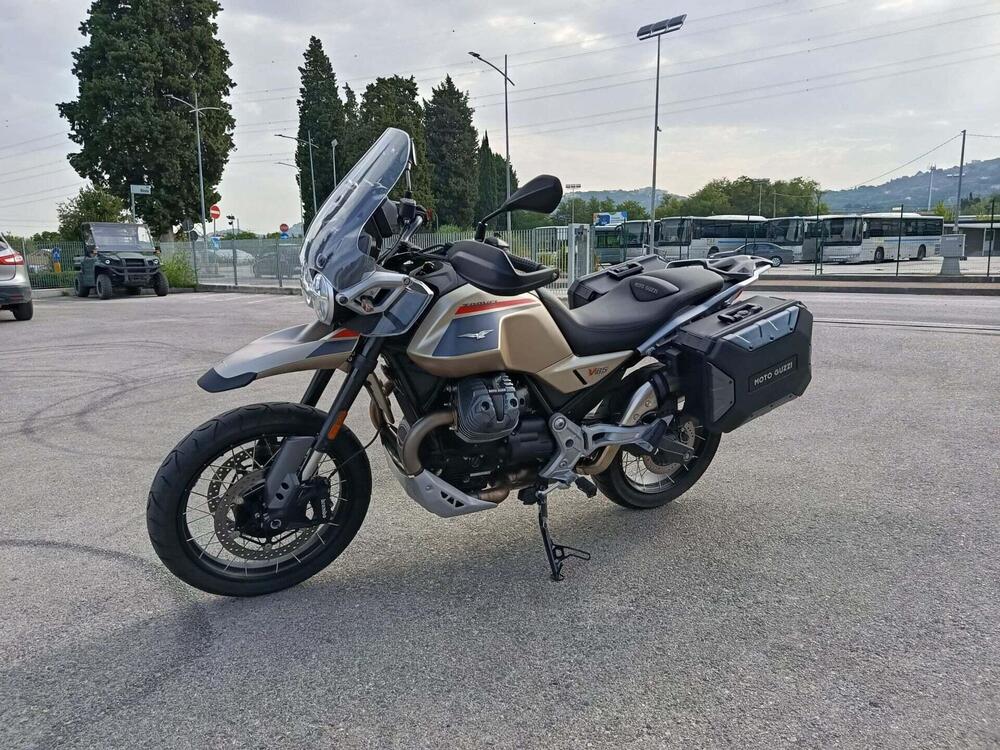 Moto Guzzi V85 TT Travel (2024 - 26) (2)