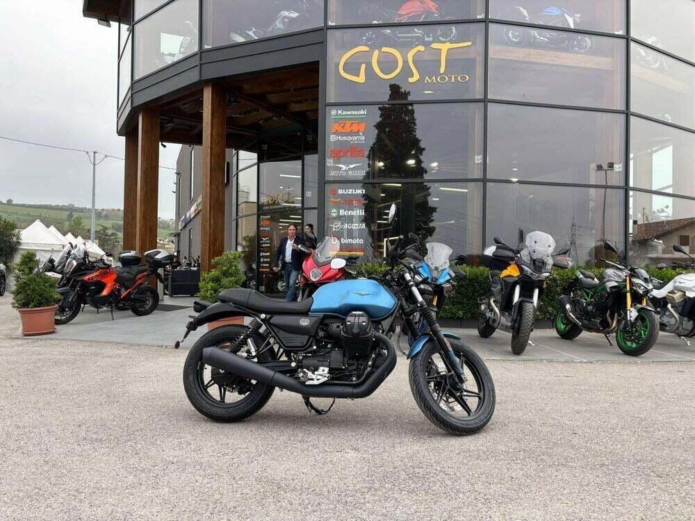 Moto Guzzi V7 Stone (2025 - 26)