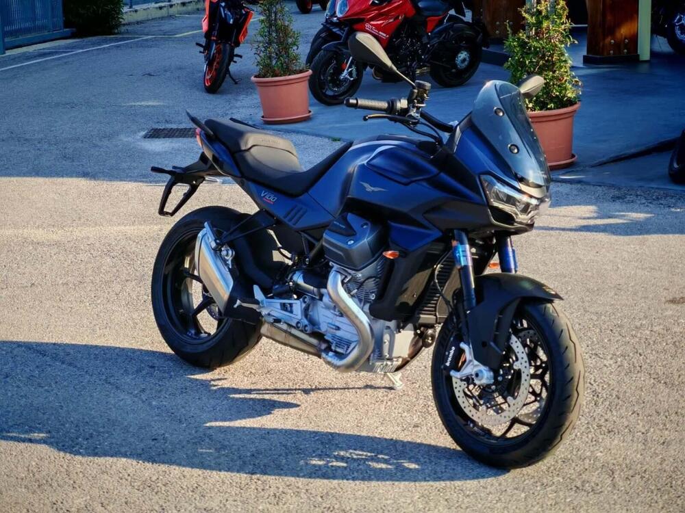 Moto Guzzi V100 Mandello (2025 - 26) (3)