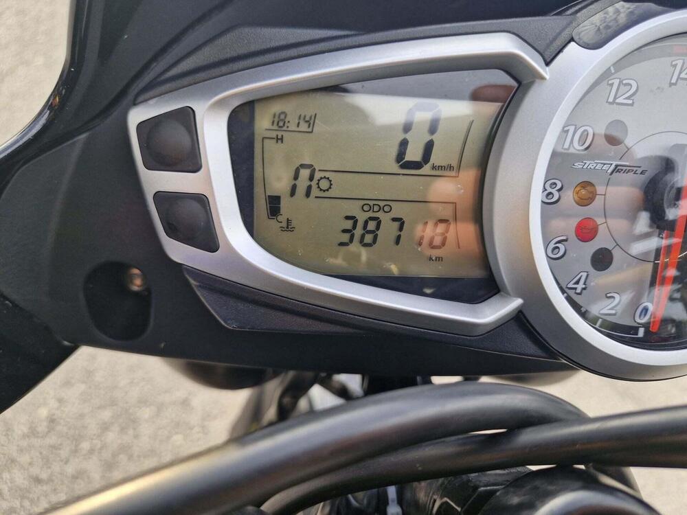Triumph Street Triple R (2009 - 12) (11)