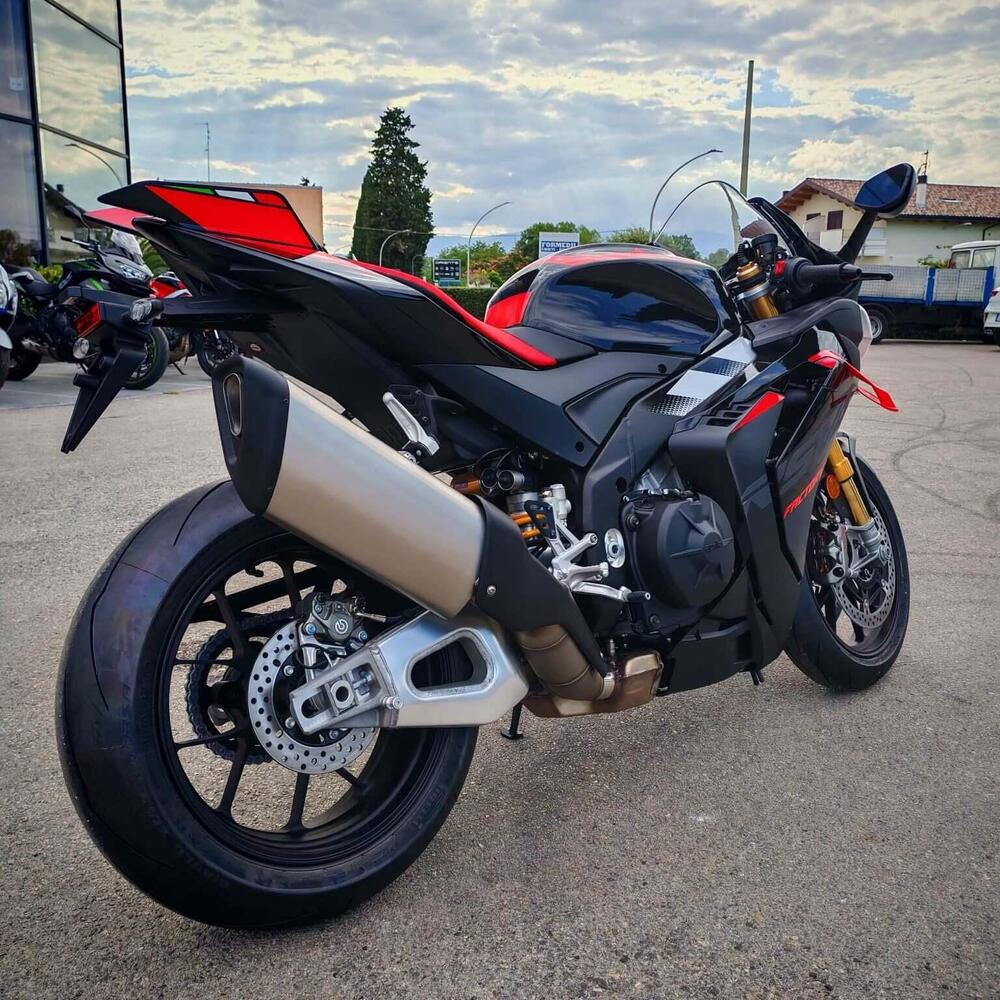 Aprilia RSV4 1100 Factory (2025 - 26) (18)