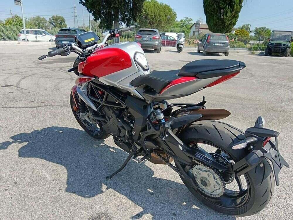 MV Agusta Brutale 800 RR Ottantesimo (2025 - 26) (3)