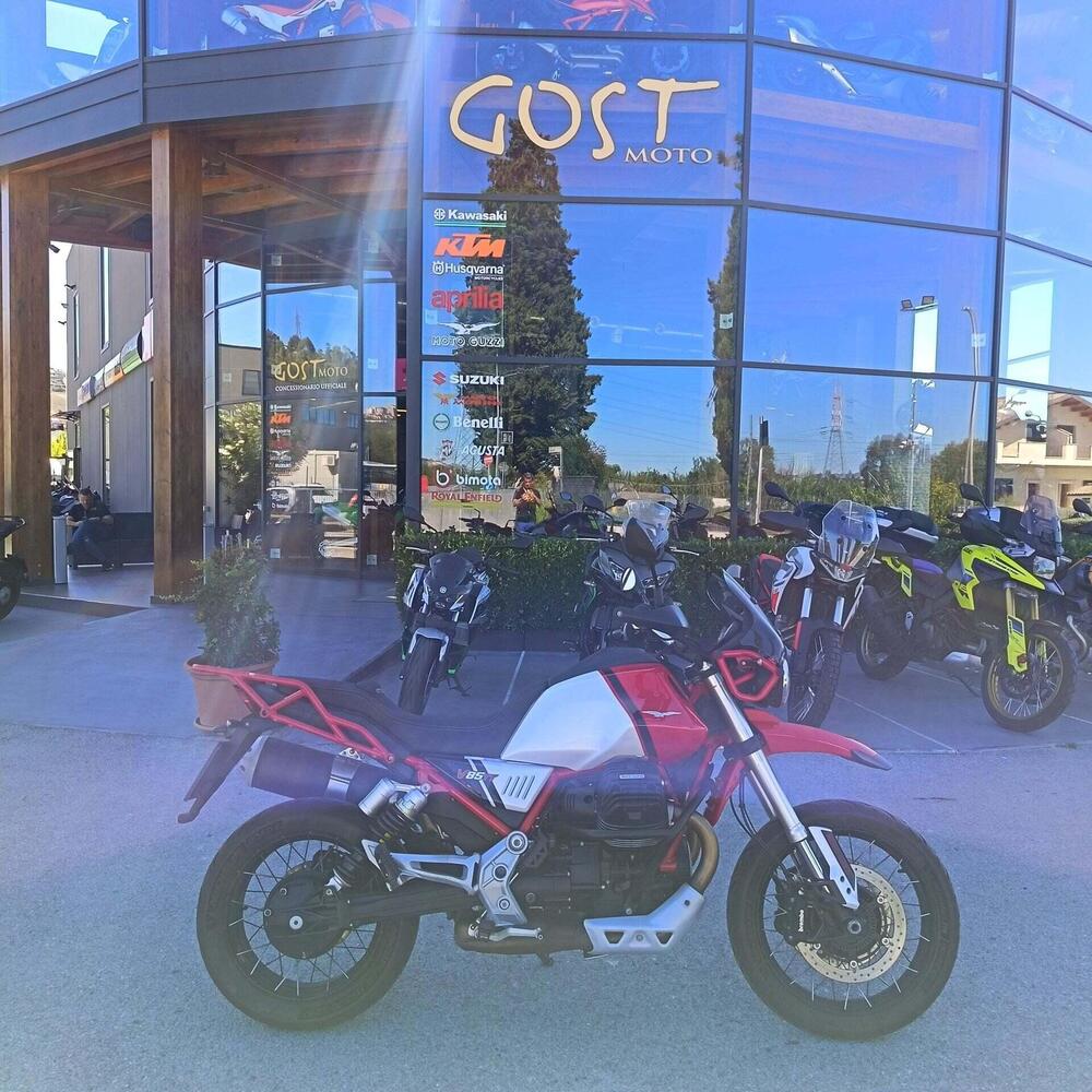 Moto Guzzi V85 TT Evocative Graphics (2021 - 23)