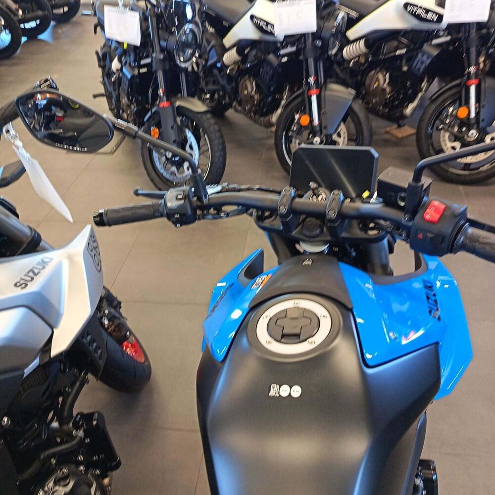 Suzuki GSX-8S (2025 - 26) (5)