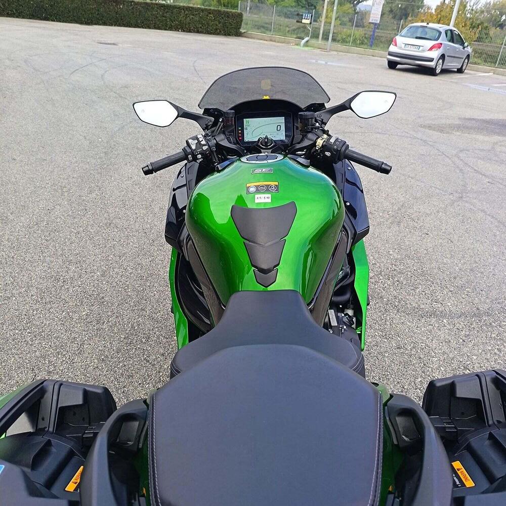 Kawasaki Ninja H2 SX SE Performance (2022) (14)