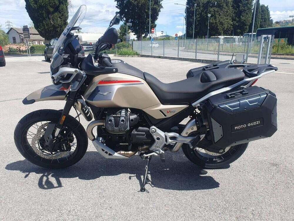 Moto Guzzi V85 TT Travel (2024 - 26) (4)