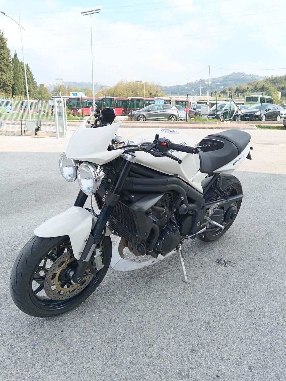 Triumph Speed Triple 1050 (2011 - 13) (3)