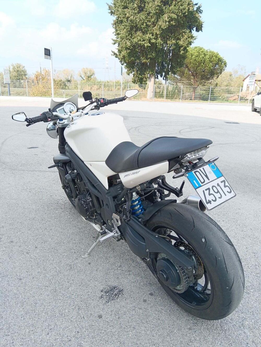 Triumph Speed Triple 1050 (2011 - 13) (4)