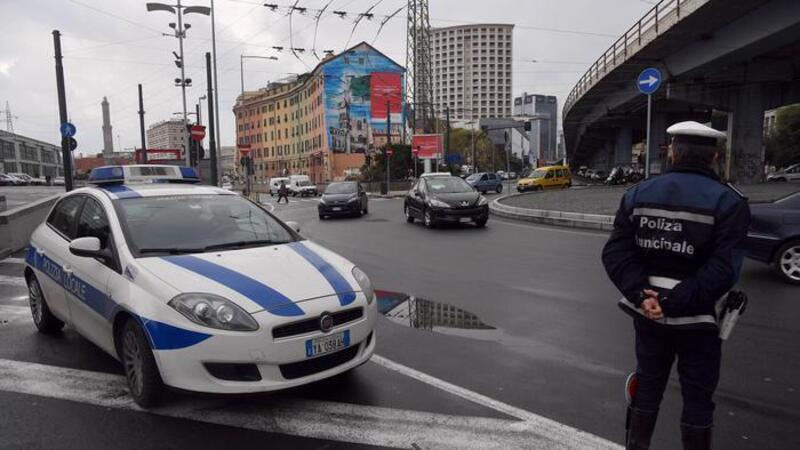 Genova: due incidenti uguali a distanza di un quarto d'ora