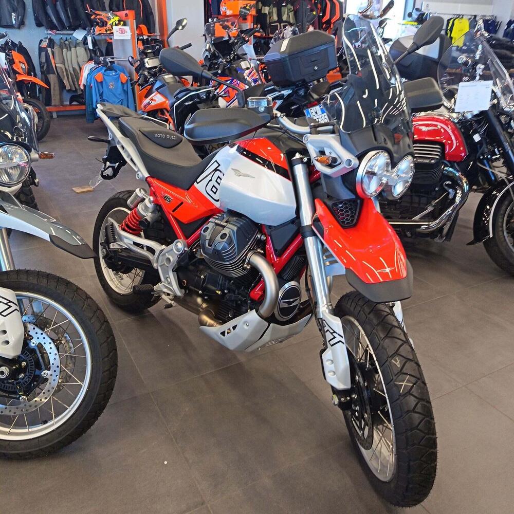 Moto Guzzi V85 TT (2024 - 26) (4)