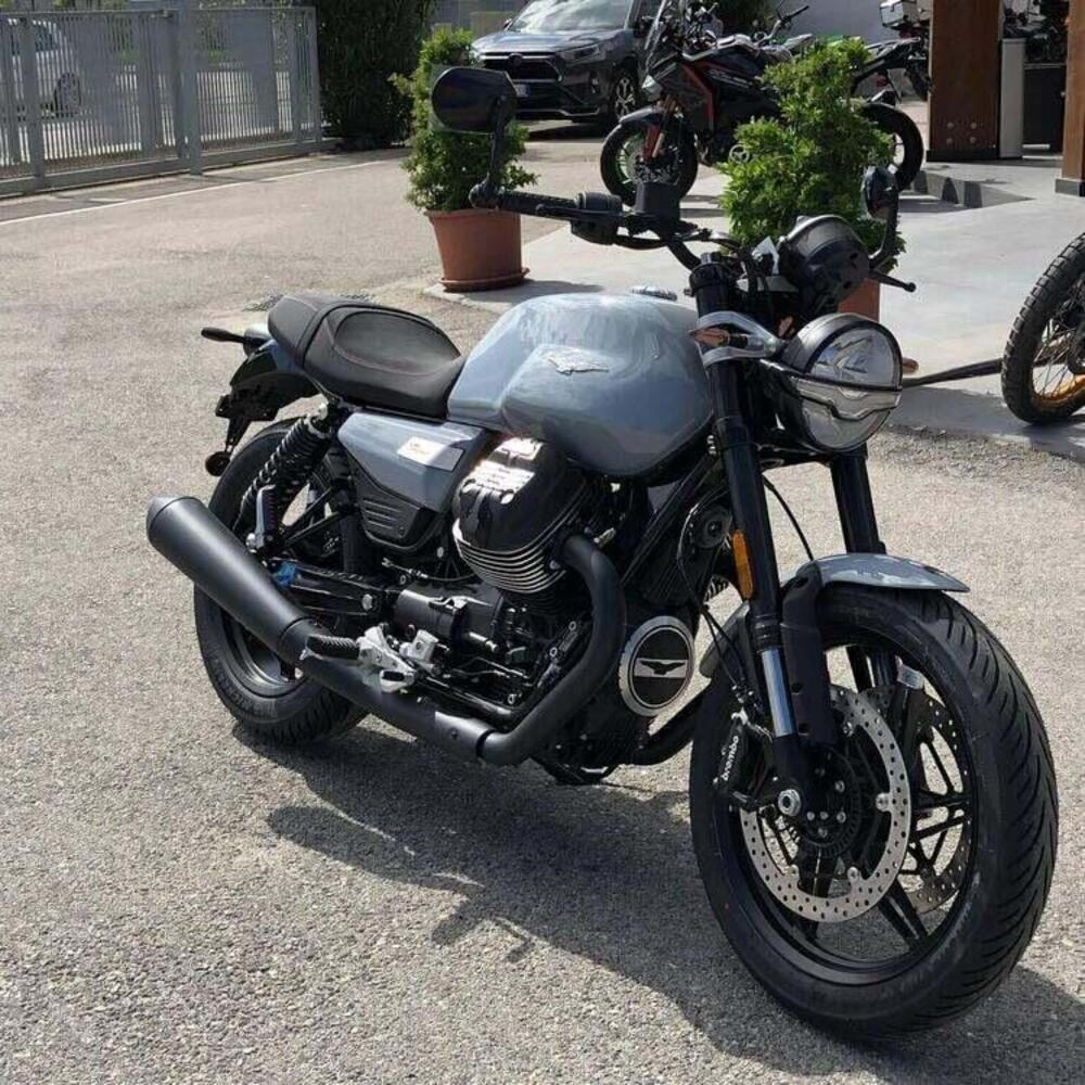 Moto Guzzi V7 Sport (2025 - 26) (2)
