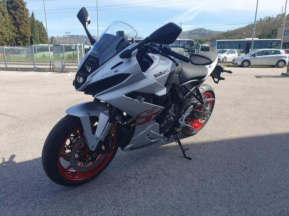 Suzuki GSX-8R (2024 - 26) (4)