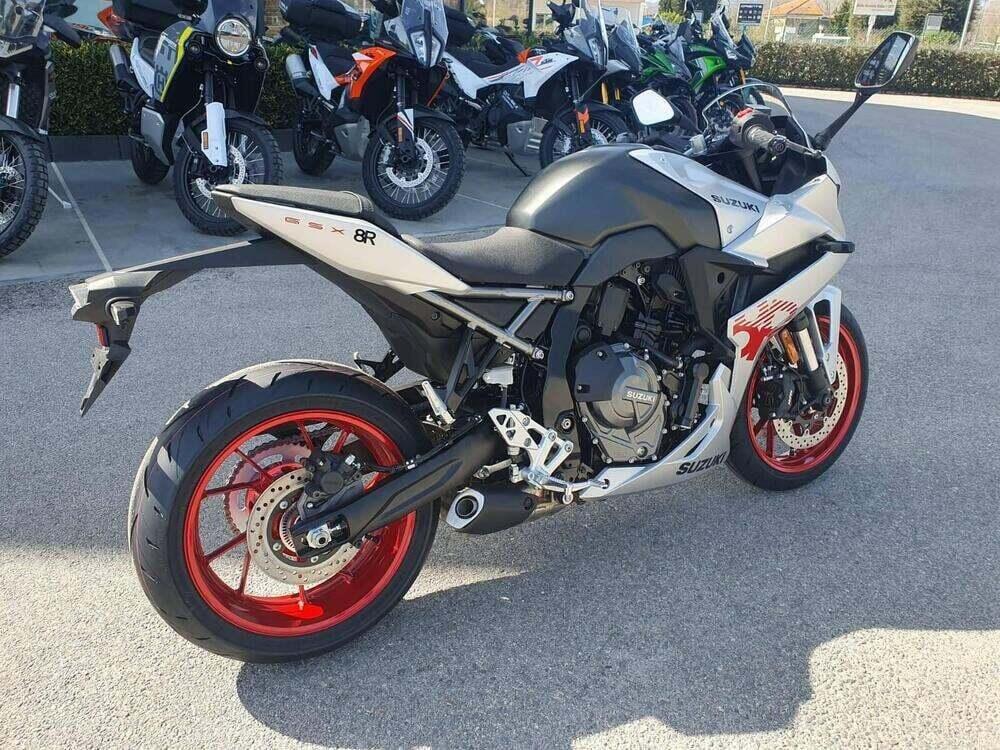 Suzuki GSX-8R (2024 - 26) (10)