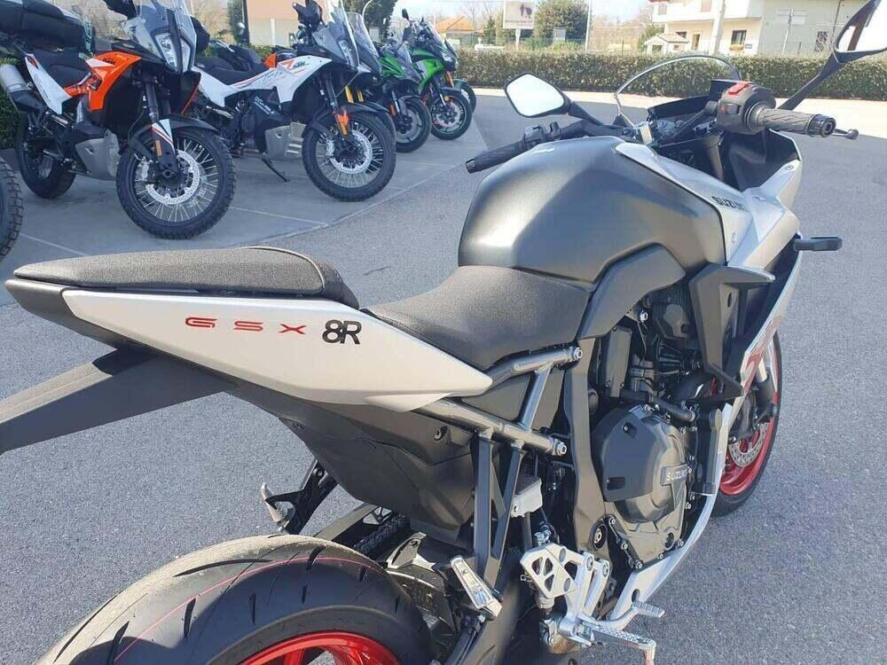 Suzuki GSX-8R (2024 - 26) (11)
