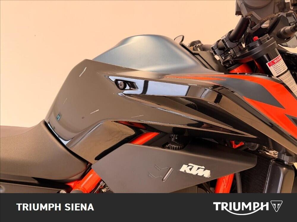 KTM 890 Duke R (2022 - 23) (7)