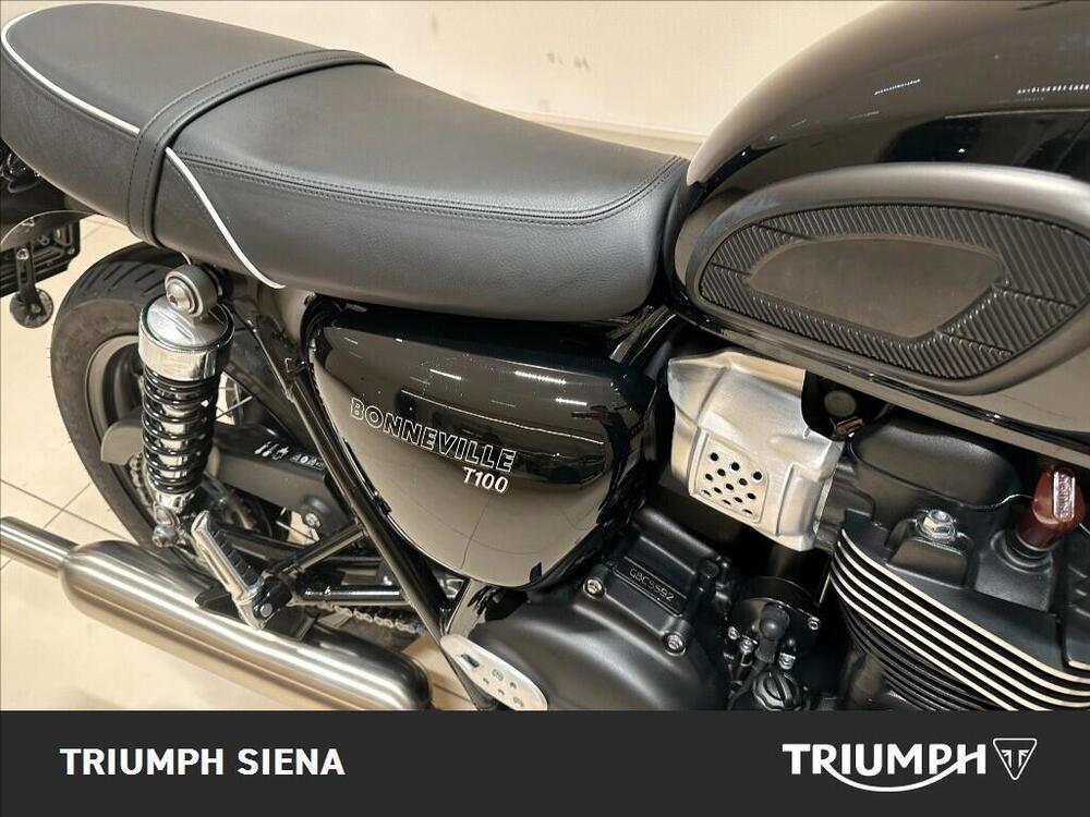 Triumph Bonneville T100 Stealth Edition (2024) (4)