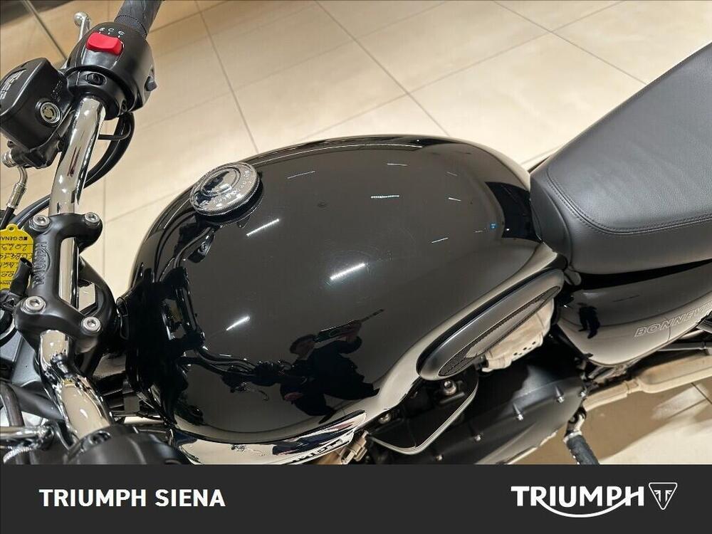 Triumph Bonneville T100 Stealth Edition (2024) (7)