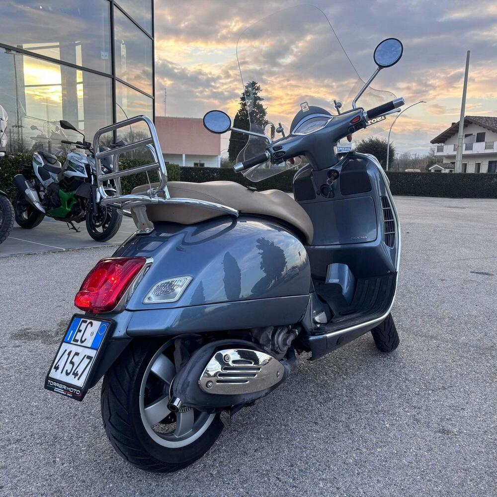 Vespa GTS 300 Touring (2010 - 13) (4)