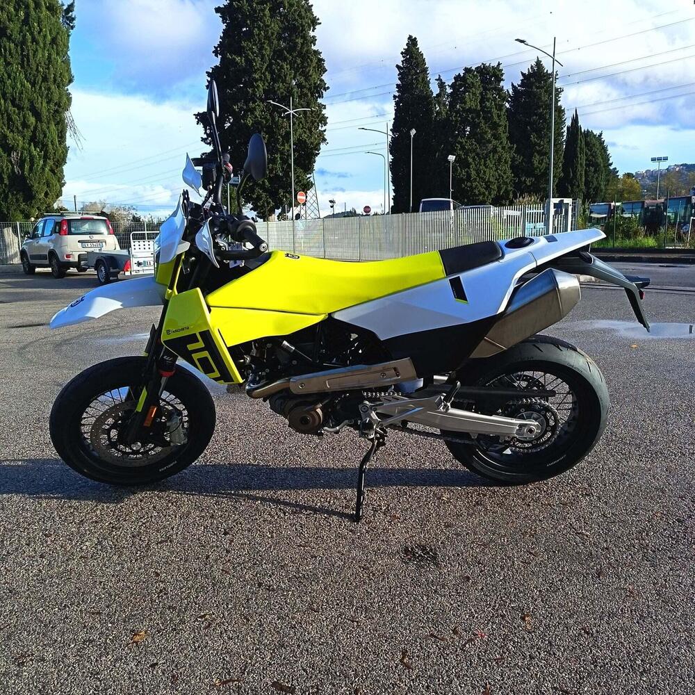 Husqvarna 701 Supermoto (2026) (5)