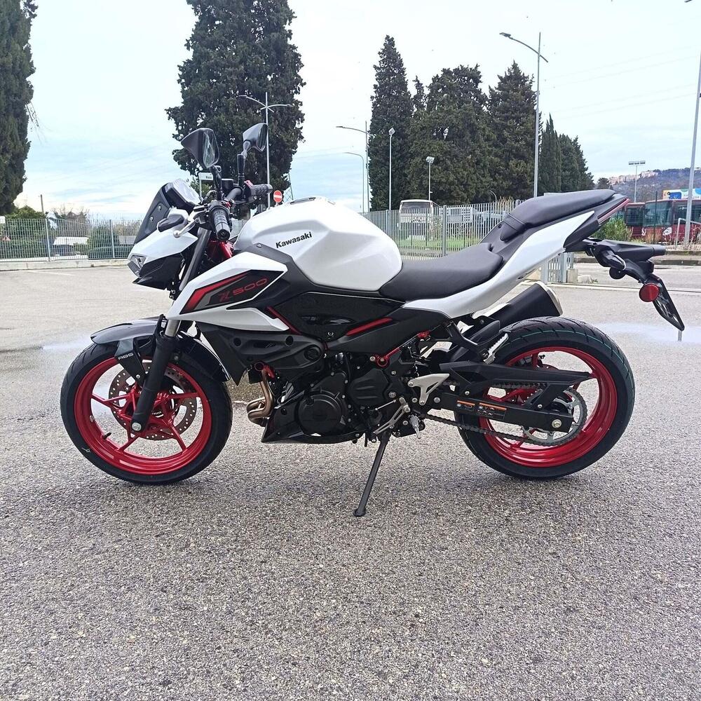 Kawasaki Z 500 SE (2024 - 26) (6)