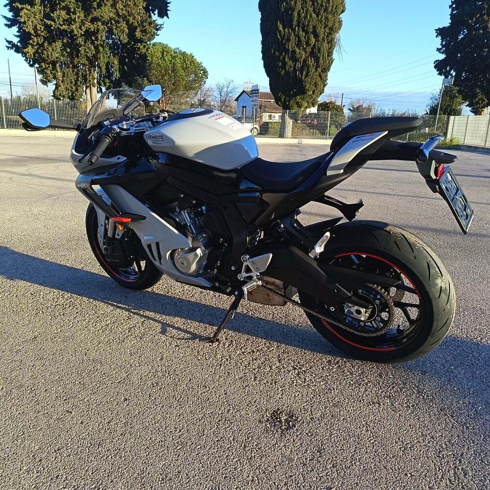 CFMOTO 675SR-R (2025 - 26) (8)