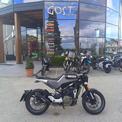 Husqvarna Svartpilen 401 (2021 - 23) usata